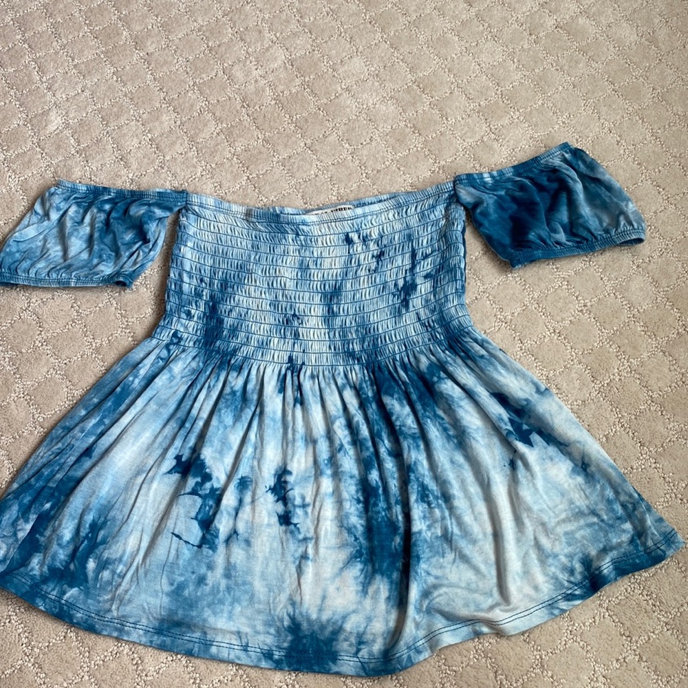 NWOT - Moral Fiber off shoulder Blue Tie-dye top - Size S